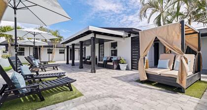 Cabanas of Treasure Island #4