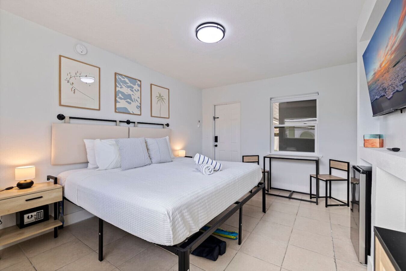 書桌、熨斗/熨衫板、Wi-Fi