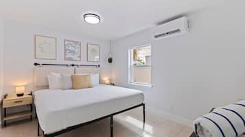 1 bedroom, desk, iron/ironing board, WiFi