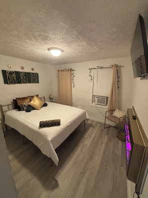 1 bedroom, iron/ironing board, free WiFi, bed sheets