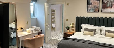 1 bedroom, Egyptian cotton sheets, premium bedding, minibar