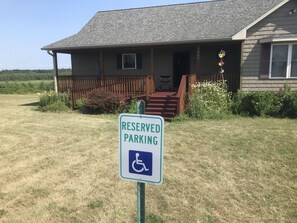 Exterior - Rose Cottage family home - year round - ADA friendly
(Cape Vincent)