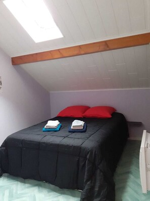 1 chambre, fer et planche à repasser, Wi-Fi, draps fournis