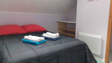 1 chambre, fer et planche Ă repasser, Wi-Fi, draps fournis