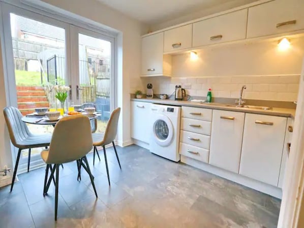 Fridge, microwave, oven, dishwasher