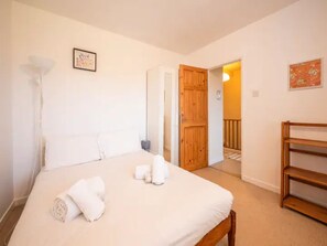 2 soverom, strykejern/-brett, wi-fi (inkludert) og sengetøy