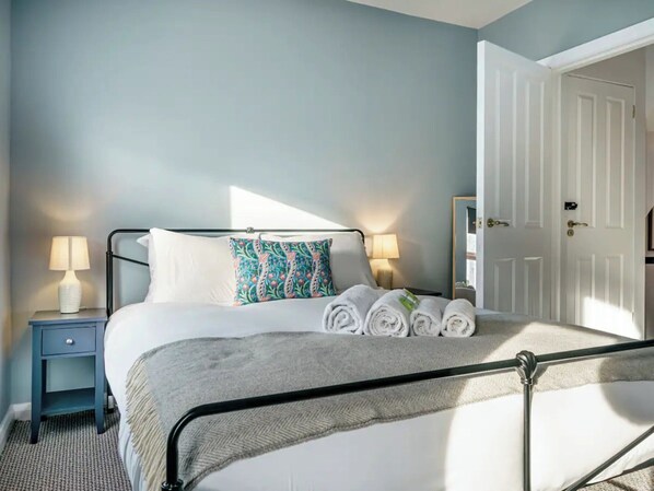 2 chambres, fer et planche à repasser, accès au Wi-Fi (inclus)