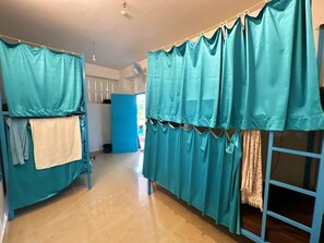 Dormitório compartilhado, somente para mulheres (Non AC 4-Bed) | Quartos à prova de som, Wi-Fi de cortesia