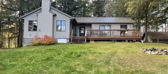 Private, Pet Friendly Lakefront Cabin 