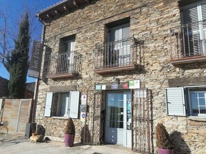 Exterior detail - Casa Rural de Encanto con Piscina en la Sierra de Guadalajara (Hiendelaencina)