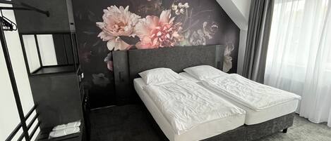 Basic Double or Twin Room | Desk, laptop workspace, soundproofing, free WiFi