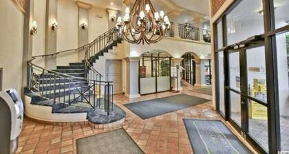 The Twins at Ocean Reef 3BD Oceanview Condo