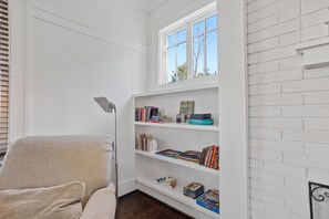 Interior - Cozy Cottage in B'ham - 4bd 3ba - 2 Miles to downtown, near Avondale, Homewood (Birmingham)