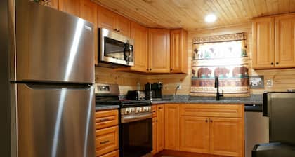 Cozy cabin located in Brasher Falls, NY. Pet friendly!