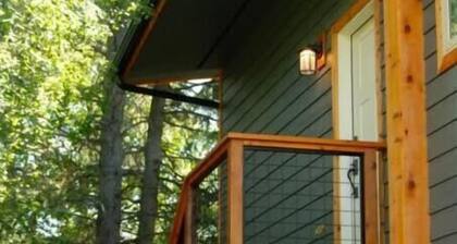 Beautiful Hillside-Guest House