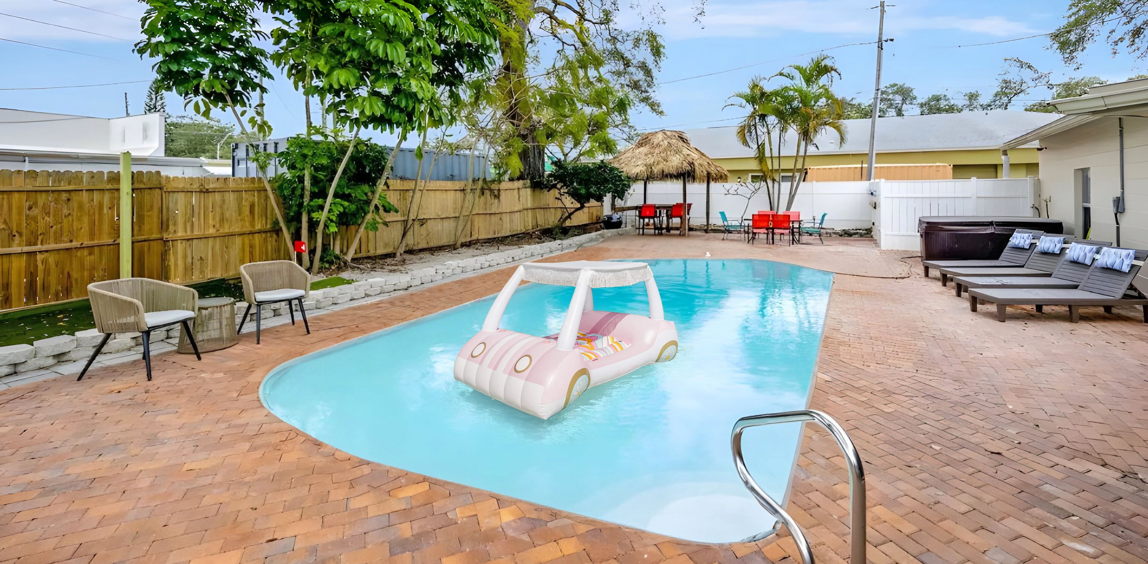 Een verwarmd zwembad