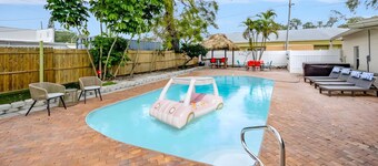 2 Homes! - 4 MN to Madiera BCH - Hottub - HTD Pool