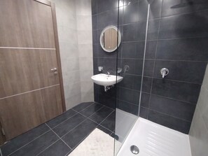 Double or Twin Room | Bathroom | Hair dryer - San Pawl Lodge (St. Paul's Bay)