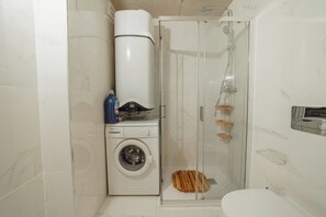 Bathroom - Amazing Design Garden by Vacationy (Vila Nova de Gaia)