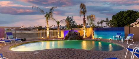 Een verwarmd zwembad