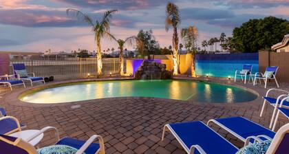 Luxury home w/ Heated Pool & Hot Tub | Pool Table | King Beds | Fire Pit & Grill