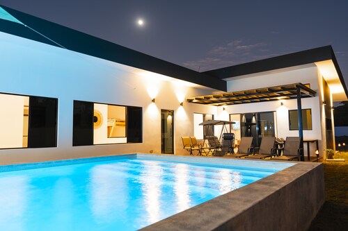 New beach house “OASIS” at Costa del Sol