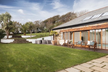 Ellenglaze, Holywell Bay, Cornwall, self catering with Beach Retreats.
