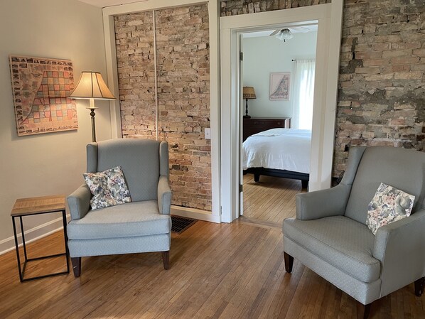 3 habitaciones, tabla de planchar con plancha y wifi gratis 