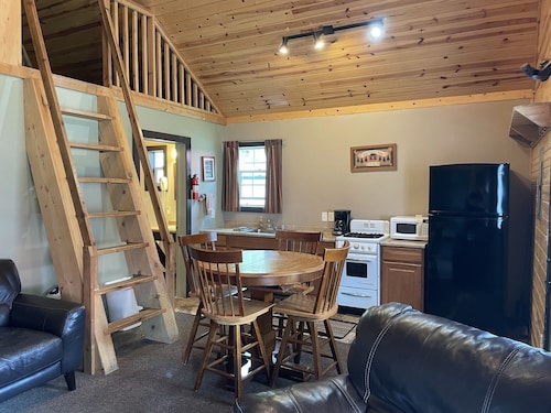 The Antler Cozy Cabin! Cooke City, at the entrance of Yellowstone's NE Gate and Lamar Valley