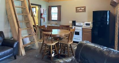 The Antler Cozy Cabin! Cooke City, at the entrance of Yellowstone's NE Gate and Lamar Valley