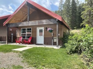 Exterior - The Antler Cozy Cabin! Cooke City, at the entrance of Yellowstone's NE Gate and Lamar Valley (Cooke City)