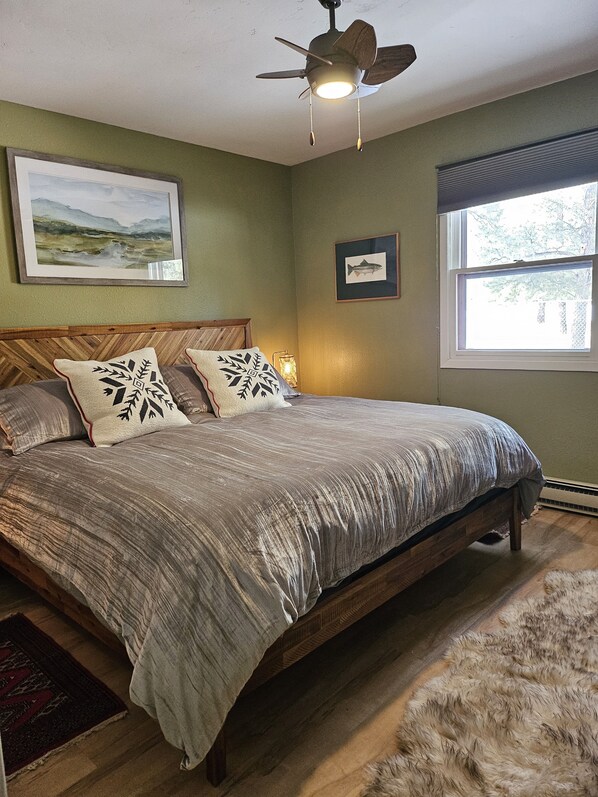 2 bedrooms, desk, iron/ironing board, free WiFi