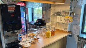 Tägliches Frühstücksbuffet (100 NOK pro Person)