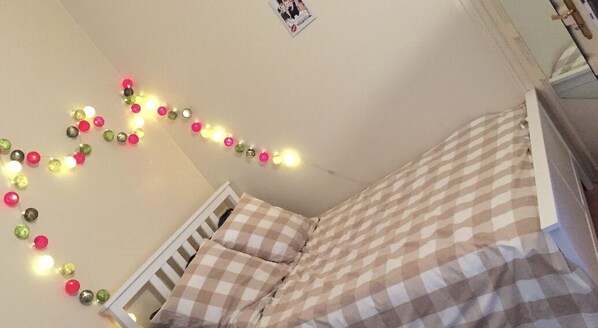 1 dormitorio, tabla de planchar con plancha, wifi gratis y ropa de cama