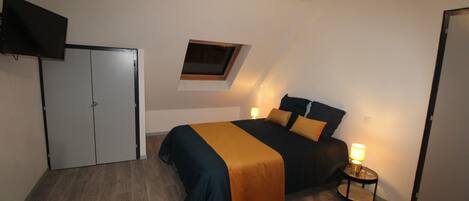 1 bedroom, iron/ironing board, WiFi, bed sheets