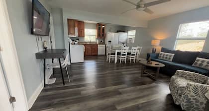 3Mi 2 Beach Updated in 2023 Spacious Private Baths Kit Close to 20 Restaurants