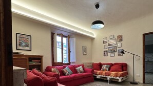 Smart TV, books - Bright cozy apartment in the CITY CENTER of the city heart of the Renaissance (Firenze)