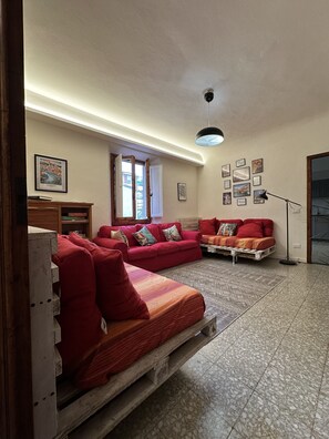 Smart TV, books - Bright cozy apartment in the CITY CENTER of the city heart of the Renaissance (Firenze)