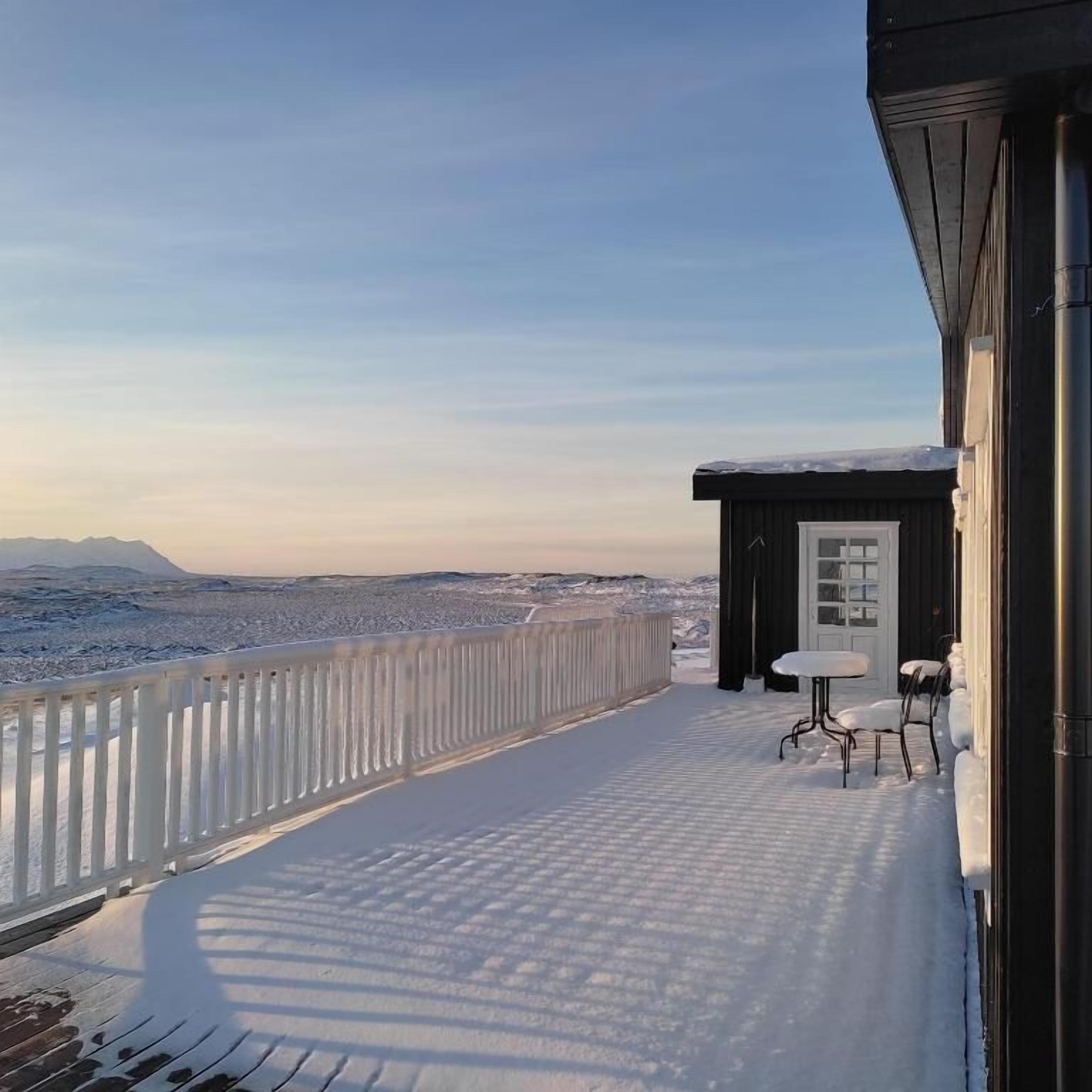 Deluxe dubbelrum eller tvåbäddsrum - utsikt mot bergen | Skrivbord, arbetsyta för laptop, ljudisolering och gratis wi-fi