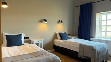 Standard Double or Twin Room | Desk, laptop workspace, soundproofing, free WiFi
