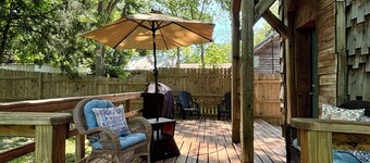 Unique art house just 1 block off the town square!