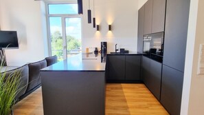 Kühlschrank, Ofen, Herdplatte, Geschirrspüler