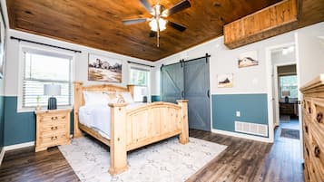 2 bedrooms, desk, iron/ironing board, travel cot