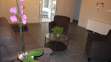 Room, 1 Bedroom, Smoking, Terrace | Living area