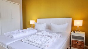 1 bedroom, travel cot, free WiFi