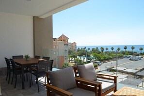 Outdoor dining - The Paradise Apartment. ¡Incredible luxury front line beach apartment! (Ayamonte)