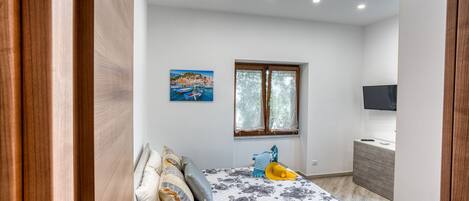 2 dormitoris, escriptori, planxa i posts de planxar i wifi