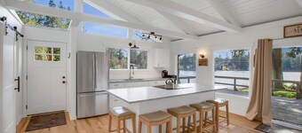 Lake Front Retreat at Cain Lake