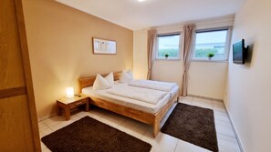 2 Schlafzimmer, Reisekinderbett, kostenloses WLAN