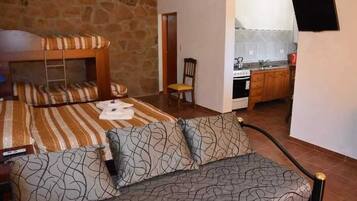 Deluxe Cabin | Free WiFi